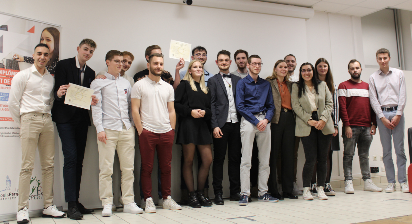 Au lycée Pergaud, les lauréats du diplôme de comptabilité et de gestion ...